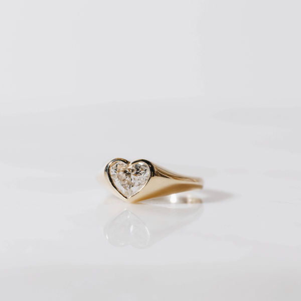 1ct Heart Diamond Signet Ring - Image 3